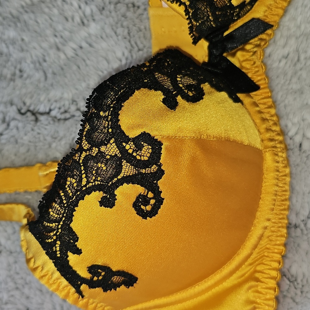 Molly Bra Yellow - Picture 11 of 11